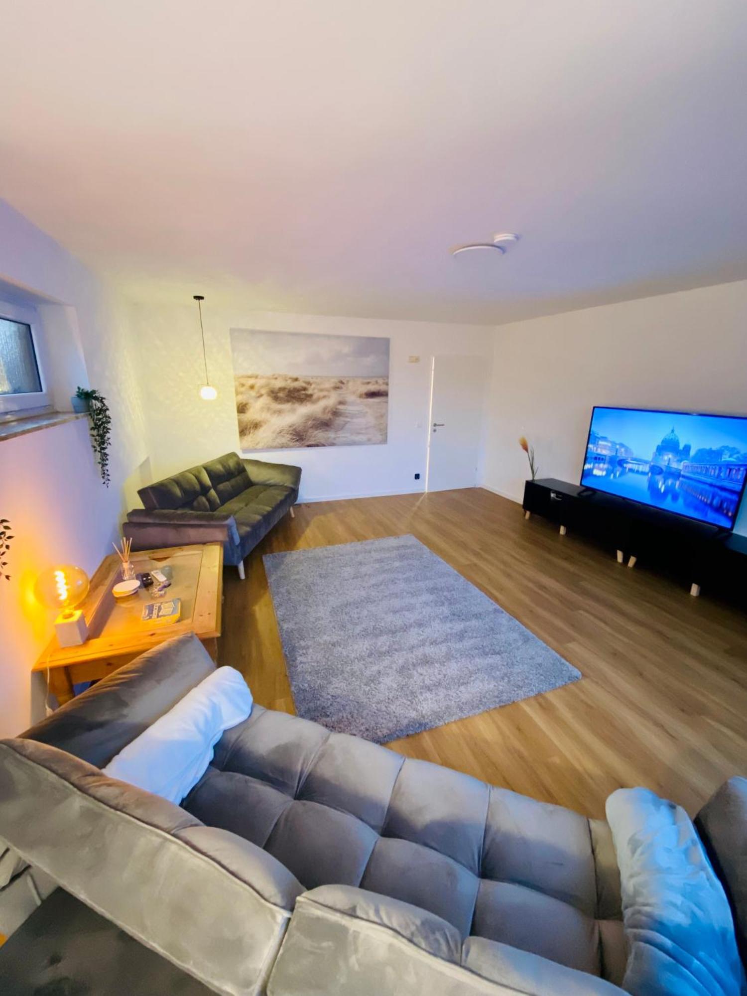 Traumhafte 115 Qm Ferienwohnung Am Steinhuder Meer, Ruhig, Komfortabel, Loggia, Parkplatz, Wifi Wunstorf Exteriör bild