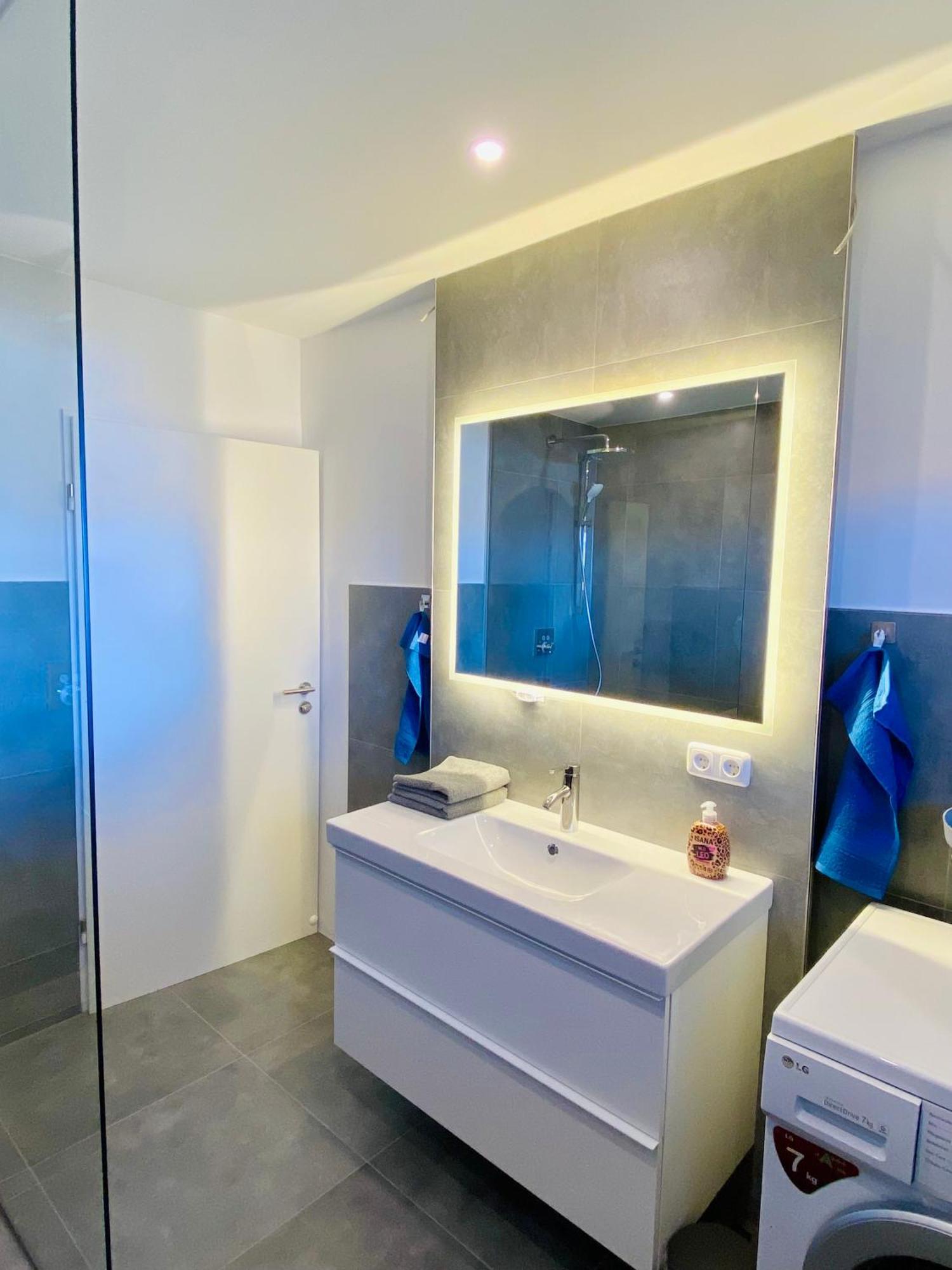 Traumhafte 115 Qm Ferienwohnung Am Steinhuder Meer, Ruhig, Komfortabel, Loggia, Parkplatz, Wifi Wunstorf Exteriör bild